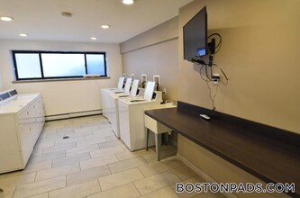 66 Homer Ave, Unit 509 in Cambridge, MA - Foto de edificio - Building Photo