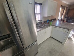 7833 Chediston Cir in Orlando, FL - Building Photo - Building Photo
