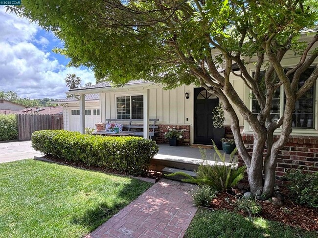 property at 1069 Carol Ln