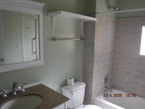 108 N Columbus Ave in Medford, OR - Foto de edificio - Building Photo