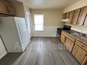 2820 Ashby Rd in Overland, MO - Building Photo - Building Photo