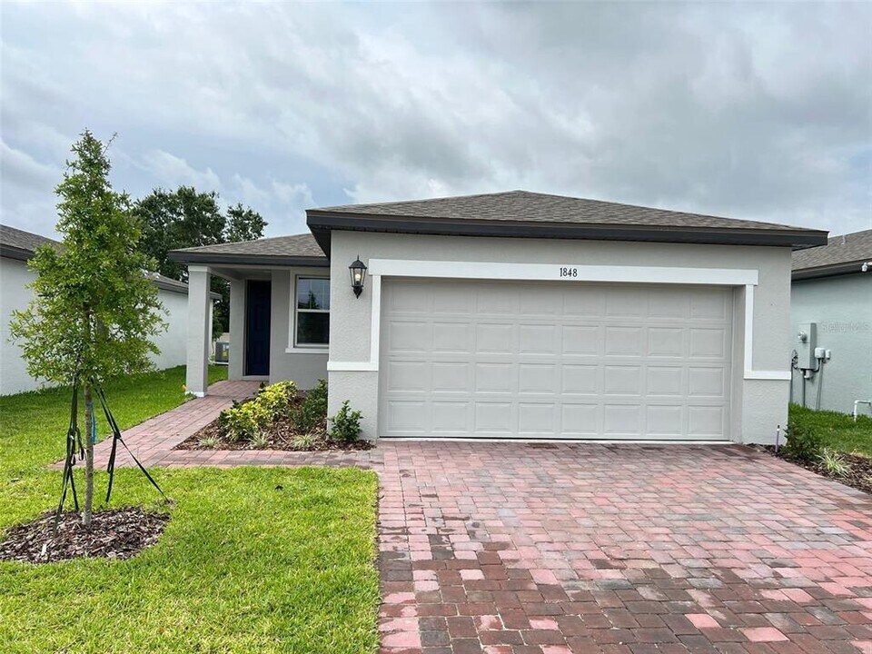 1848 Carnostie Rd in Winter Haven, FL - Building Photo