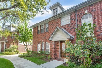 1241 El Camino Village Dr in Houston, TX - Building Photo - Building Photo