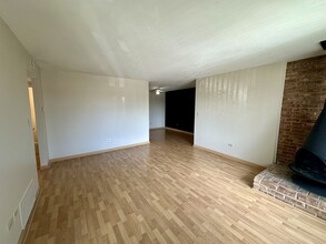 6188 Pinewood Ct in Willowbrook, IL - Building Photo - Building Photo