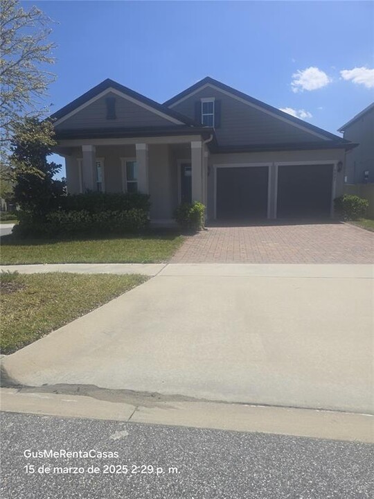 9845 Summerlake Groves St in Winter Garden, FL - Building Photo