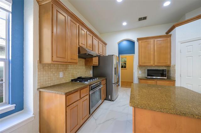 2742 Hidden Knoll Tr in Frisco, TX - Foto de edificio - Building Photo
