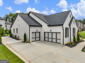 2097 Covered Bridge Dr in Braselton, GA - Building Photo - Building Photo