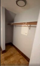 2855 E 82nd St, Unit 2855 E 82nd St 3F in Chicago, IL - Foto de edificio - Building Photo