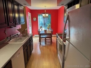 8 Rollingwood Dr in Brookfield, CT - Building Photo - Building Photo
