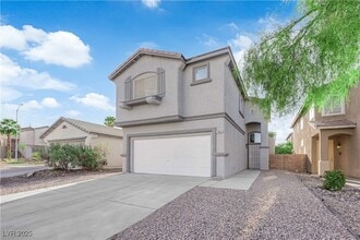 7063 Pacific Coast St in Las Vegas, NV - Foto de edificio - Building Photo