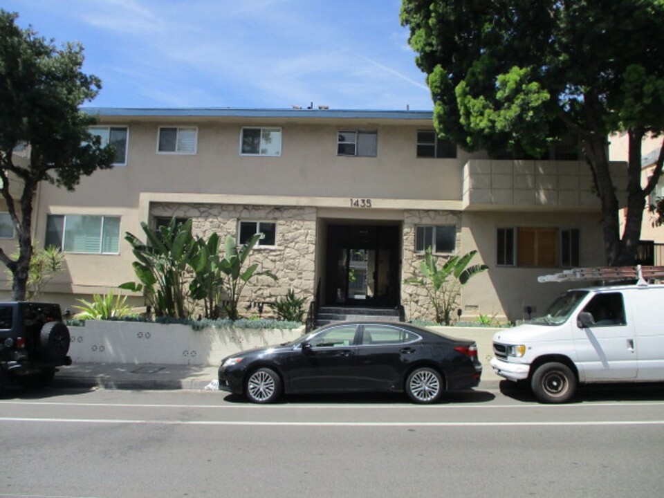 1435 Fairfax Ave in Los Angeles, CA - Building Photo