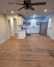 2001 N Lincoln Ave in Odessa, TX - Foto de edificio - Building Photo