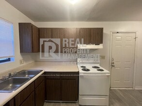 631 Maplewood Dr in Bonaire, GA - Building Photo - Building Photo