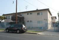 222 N Lake St in Los Angeles, CA - Foto de edificio - Building Photo