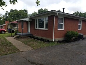 4801 Oak Park Dr in Louisville, KY - Building Photo - Building Photo