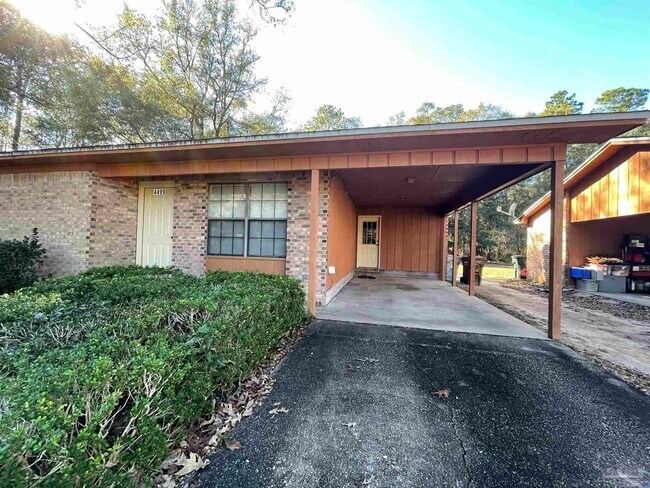 4499 Chantilly Way in Milton, FL - Building Photo - Building Photo