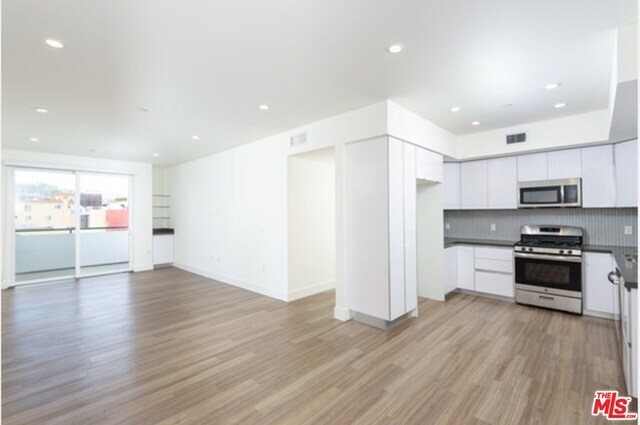 100 S Orlando Ave-Unit -ph3 in West Hollywood, CA - Building Photo - Building Photo