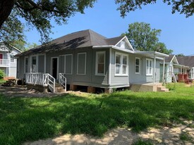1294 Cartwright St in Beaumont, TX - Building Photo