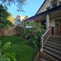 555 N Simpson St, Unit BASEMENT in Portland, OR - Building Photo