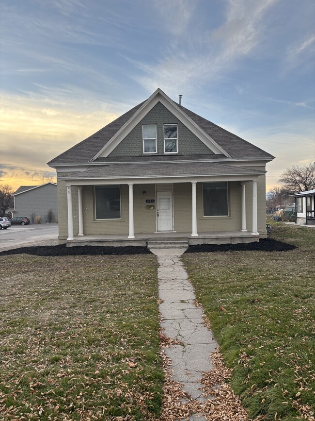 property at 245 N Main St