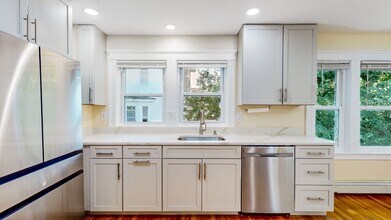 146 Langley Rd in Newton, MA - Building Photo - Building Photo