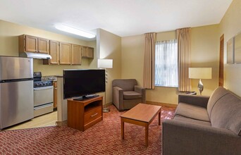 Furnished Studio - Chantilly in Chantilly, VA - Foto de edificio - Building Photo