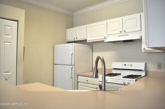 13810 Sutton Park Dr N in Jacksonville, FL - Building Photo - Building Photo