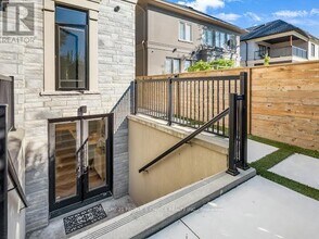 2371 Camilla Rd in Mississauga, ON - Building Photo - Building Photo
