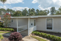 Le Mans Apartments in Valdosta, GA - Building Photo - Building Photo