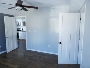 921 W 36th St in Minneapolis, MN - Building Photo - Building Photo