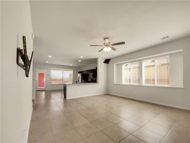 353 Canadian Springs Dr in Leander, TX - Foto de edificio - Building Photo