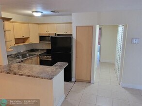 3029 NW 118th Dr in Coral Springs, FL - Foto de edificio - Building Photo