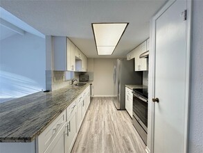 2202 Windy Meadow Dr in Sugar Land, TX - Foto de edificio - Building Photo