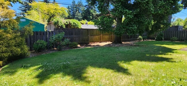 2520 NE 143rd Ave in Portland, OR - Building Photo - Building Photo