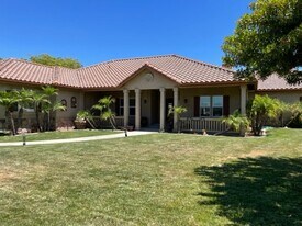 32949 Ave Lestonnac in Temecula, CA - Building Photo