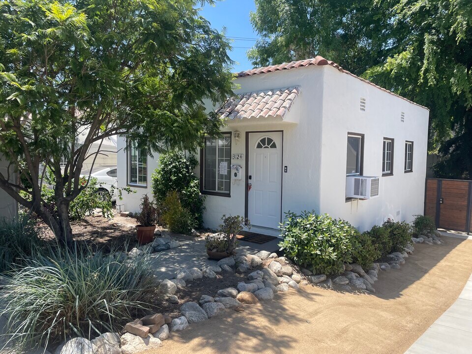 3124 Garden Ave in Los Angeles, CA - Building Photo
