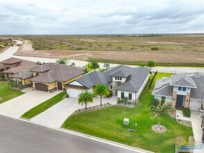 100 Torrey Pines Dr in Laguna Vista, TX - Building Photo - Building Photo