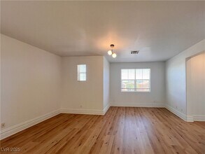599 Center Green Dr in Las Vegas, NV - Building Photo - Building Photo