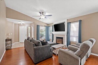 3325 Indian Moon Dr in Las Vegas, NV - Building Photo - Building Photo