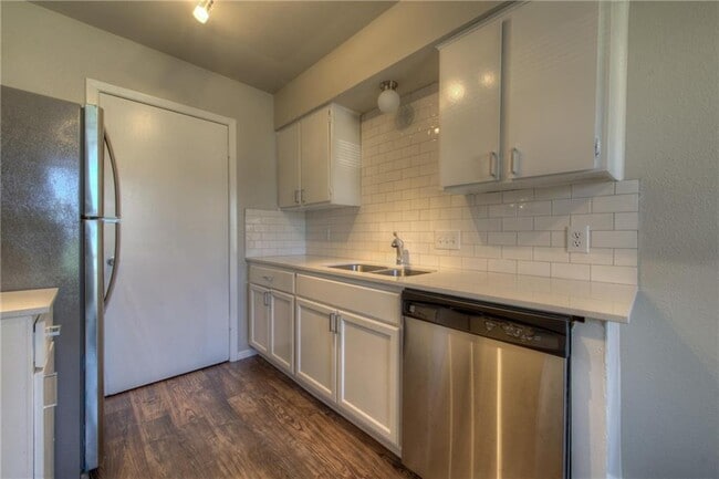 property at 2400 Burleson Ct