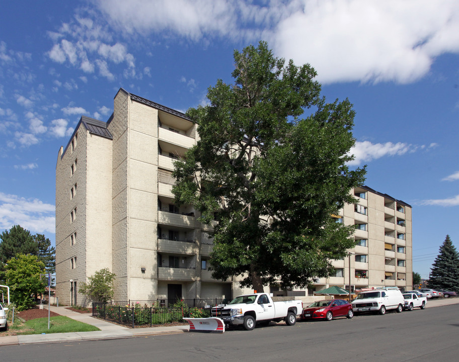 Orchard Place Apartments in Englewood, CO - Foto de edificio