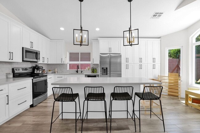 665 W Minton Dr in Tempe, AZ - Building Photo - Building Photo