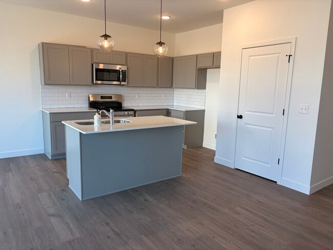 3040 NW 95th Ter in Kansas City, MO - Foto de edificio - Building Photo