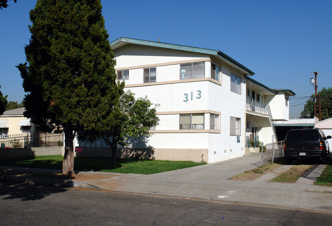 313 W Magnolia Ave in Inglewood, CA - Foto de edificio