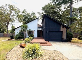 300 Wedge Ct in Hope Mills, NC - Building Photo