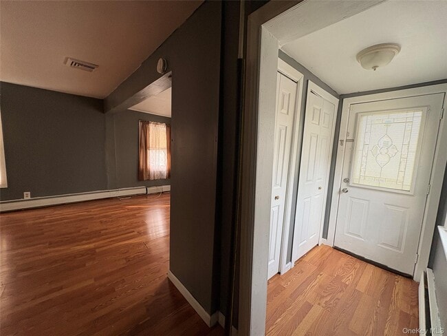 10 Glenwood Ave in Poughkeepsie, NY - Building Photo - Building Photo