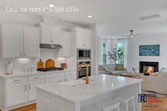 613 Conifer Dr in Spring Hill, TN - Building Photo - Building Photo