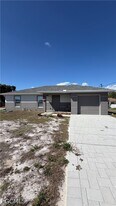 3914 9th St W in Lehigh Acres, FL - Building Photo