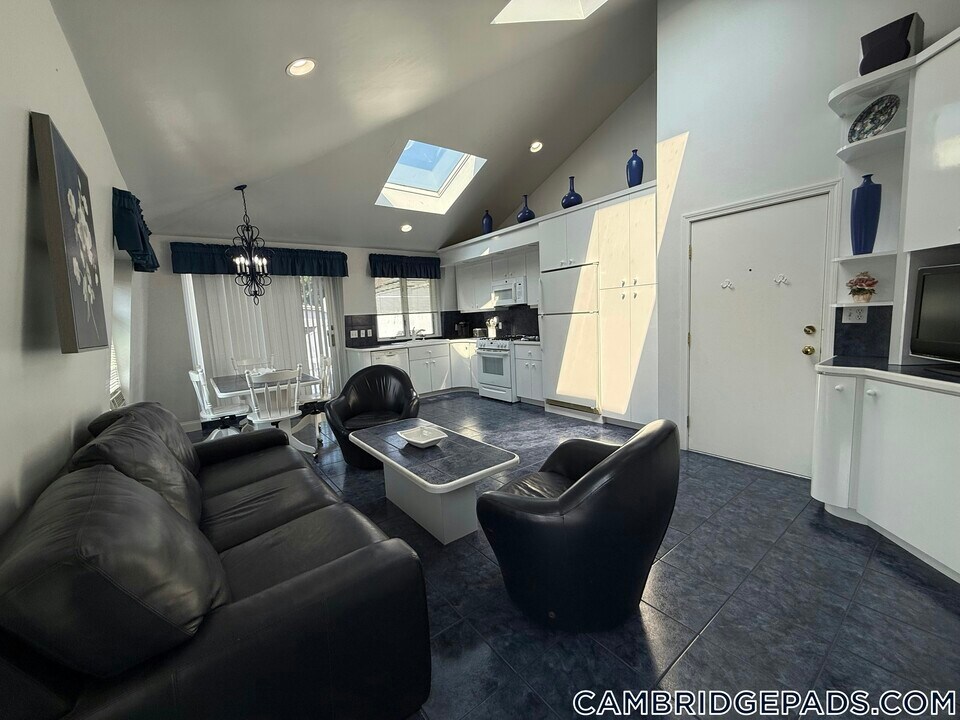 79 Harvey St in Cambridge, MA - Building Photo