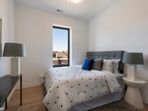 1244 W Huron St, Unit 1 in Chicago, IL - Foto de edificio - Building Photo